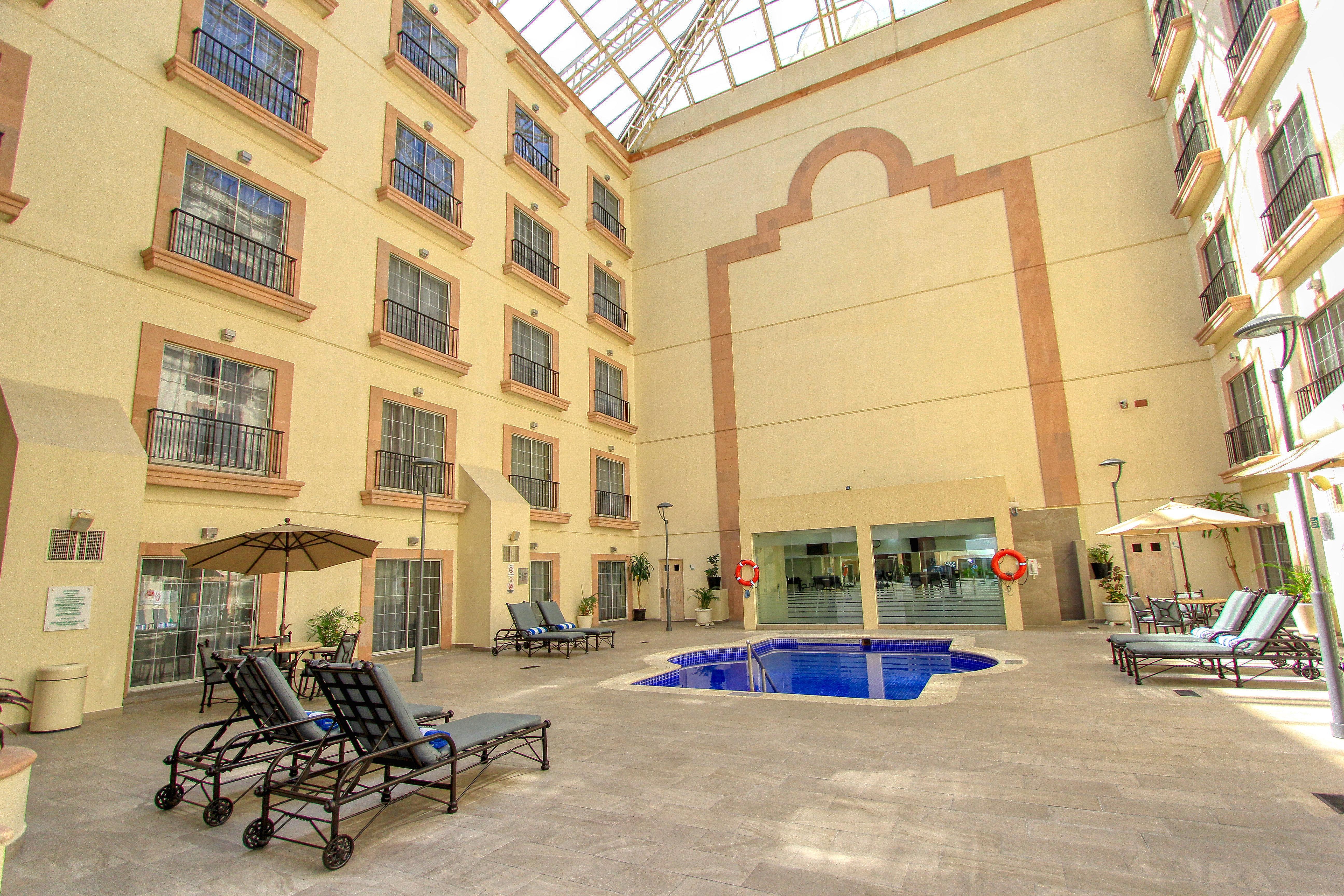 Holiday Inn Leon By Ihg Buitenkant foto
