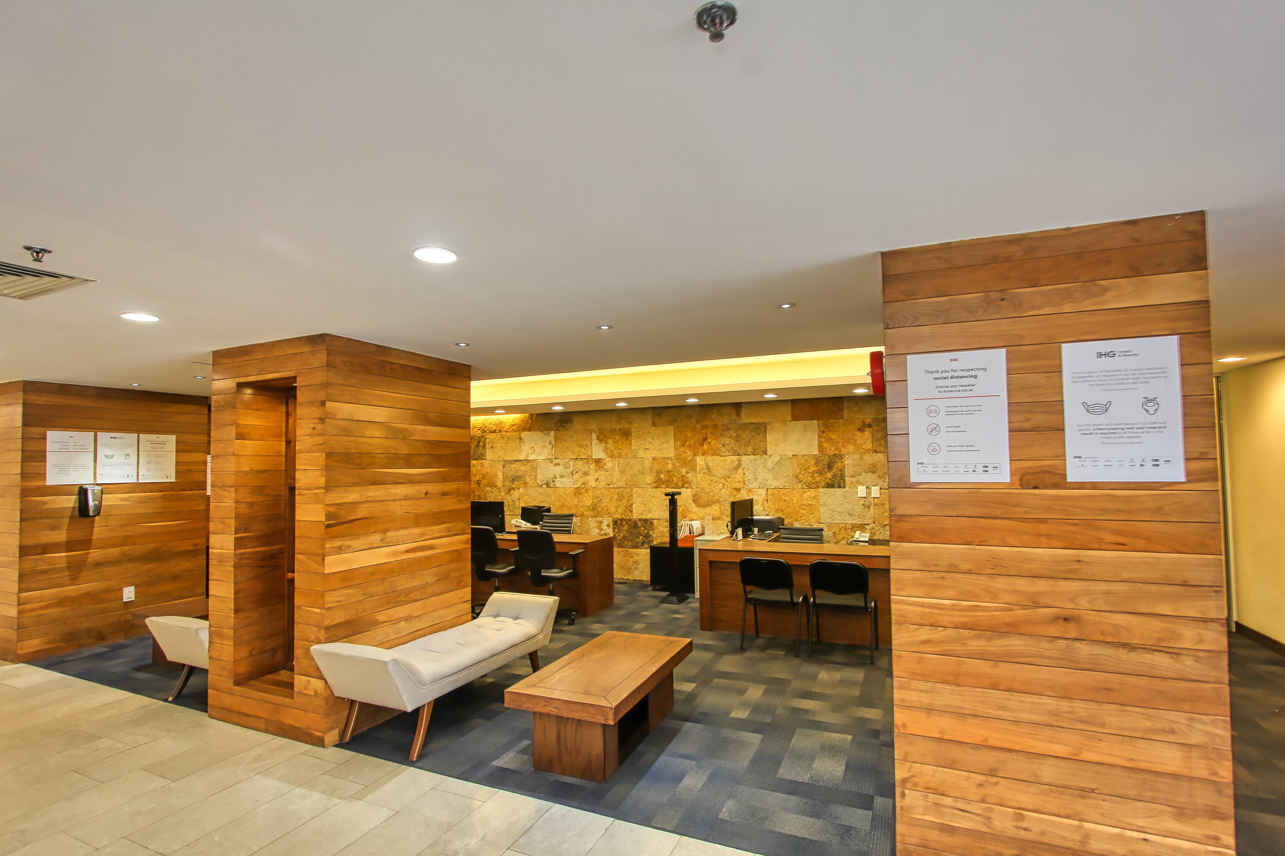 Holiday Inn Leon By Ihg Buitenkant foto
