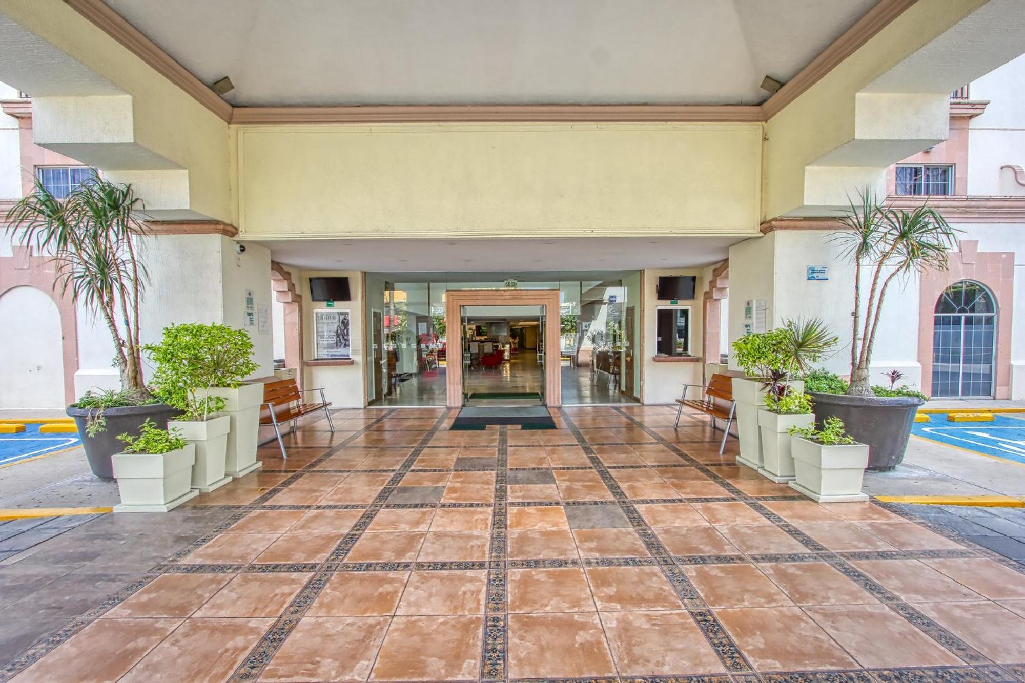 Holiday Inn Leon By Ihg Buitenkant foto